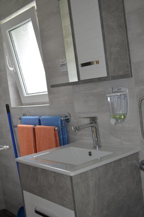 Apartmani Ana ヴルドニーク エクステリア 写真